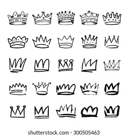Conjunto de coronas dibujadas a mano negra. Ilustraciones vectoriales.
