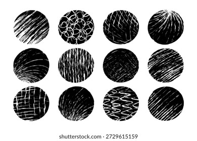 Conjunto de círculos de tinta negra con texturas dibujadas a mano, incluidos garabatos, líneas desordenadas y efectos de boceto ásperos. Perfecto para el diseño moderno, composiciones abstractas y fondos artísticos.