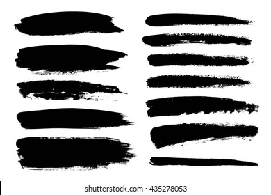 Satz schwarzer Farbe, Pinselstriche.  Schmutzige künstlerische Designelemente, 
