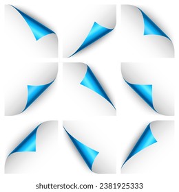 Set mit blauen Papierbögen. Kuratierte Seitenecke mit Schatten. Leeres Blatt Papier. Farbige glänzende Folie. Design-Element für Werbung und Werbung. Vektorgrafik.