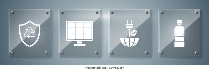 Set Botella de agua, Tapón de ahorro eléctrico en hoja, Panel de energía solar y Símbolo de reciclaje dentro del escudo. Paneles de vidrio cuadrado. Vector