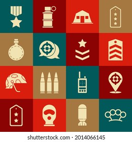 Set Brass Knuckles, Zielsport, Chevron, Militärische Kaserne, Canteen Wasserflasche, Belohnungsmedaille und Ranking Icon. Vektorgrafik