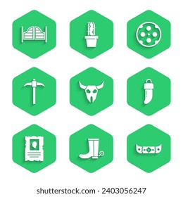 Ajuste el cráneo de búfalo, botas de Cowboy, Kayak o canoa y pádel, diente, afiche occidental deseado, Pickaxe, cilindro de Revolver e icono de la puerta de Saloon. Vector