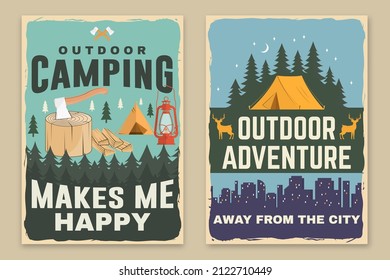 Juego de carteles retro de camping. Ilustración vectorial. Concepto de camisa o logotipo, impresión, sello o tee. Diseño de tipografía vintage con carpa de camper en la silueta del paisaje de la selva y la ciudad.