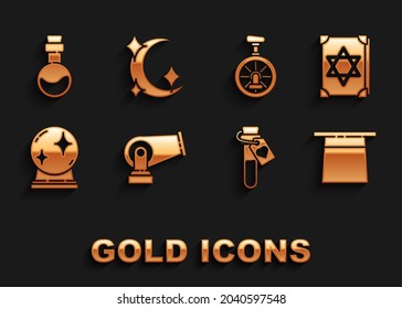 Set Cannon, libro de magia antigua, sombrero mago, botellas con poción amorosa, bola, bicicleta de unicílica o de una rueda, icono de la luna y las estrellas. Vector