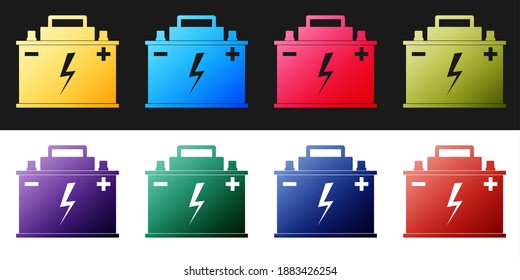 Legen Sie das Auto-Akku-Symbol einzeln auf schwarz-weißem Hintergrund fest. Akkumulatorenbatterie und Akkumulatorenbatterie. Blitzschlagsymbol. Vektorgrafik.