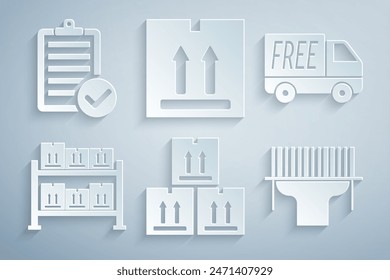 Set Caja de cartón con el tráfico, servicio de entrega gratuito, almacén, escáner escaneando código de barras, y verificación de lista icono. Vector