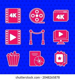 Set Teppich mit Barrieren, CD oder DVD Disc, Cinema Ticket, Online-Play-Video, Popcorn Box, Play Video, 4k und Film, Band, Rahmen-Icon. Vektorgrafik