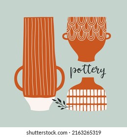 Jarrón de cerámica, maceta y botella con decoración de doodle. Buques aislados y letras dibujadas a mano: "Cerámica". Ilustración vectorial plana para aplicación, afiches, logo, tarjetas, historias, decoración doméstica.