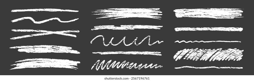 Conjunto de realce de giz e ênfase de textura. Crayon rabisca e cruza em um fundo preto. Ilustração do vetor Grunge.