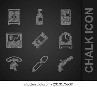 Set Cinema Ticket, Silver Löffel, Vintage Pistole, Antike Uhr, römischer Armeehelm, Bild, Portable Video-Spielkonsole und Wardrobe Symbol. Vektorgrafik