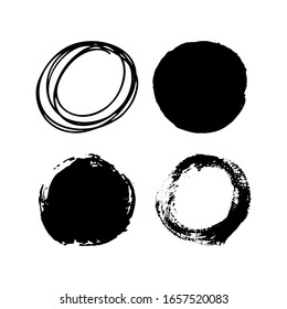 Conjunto de círculos dibujados con un pincel y tinta. Elementos de diseño. Ilustración vectorial. Negro sobre blanco.