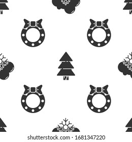Set Cloud with snow, Christmas tree and Christmas wreath on seamless pattern. Vector