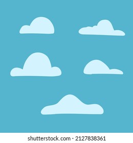 Conjunto de nubes en estilo de dibujos a mano sobre fondo azul. Ilustración del vector