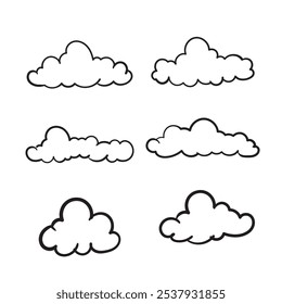 Conjunto de nubes dibujado a mano doodle Vector aislado en blanco.

