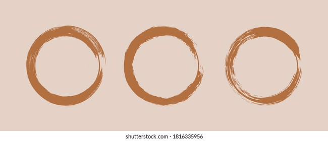 Set von Kaffeeprints. Abstrakte, kreisförmige Fußspuren