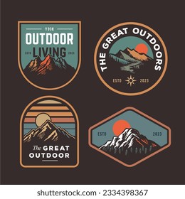 colección de insignias de aventura vintage. Logo del emblema del camping con ilustración de montaña en estilo hipster retro.