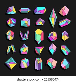 Satz von farbigen geometrischen Kristallen. Geometrische Formen. Trendy Hipster-Retro-Hintergründe und -Logotypen.