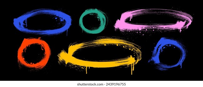 Conjunto de coloridos óvalos y círculos de graffiti para collages y plantillas. Formas de textura de spray dibujadas a mano con salpicaduras y goteos. Formas de grunge geométricas para resaltar texto. Elipses de vector dibujadas con pincel.