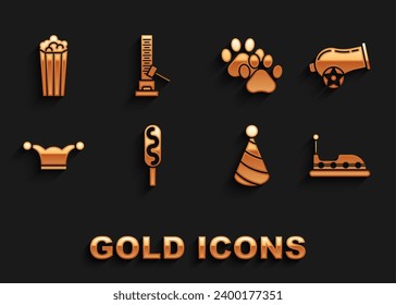 Ponga Corn dog, Cannon, Bumper car, Party hat, Jester con campanas, Paw print, Popcorn cardboard box y High striker attraction gran martillo icono. Vector