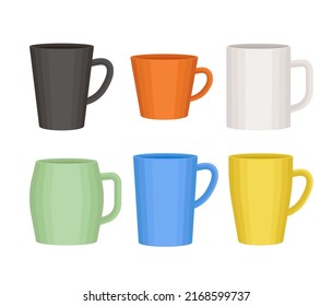 Conjunto de tazas de diferentes colores en estilo vectorial de dibujos animados. tazas de café y tazas en color negro, blanco, verde, naranja, amarillo y azul. 