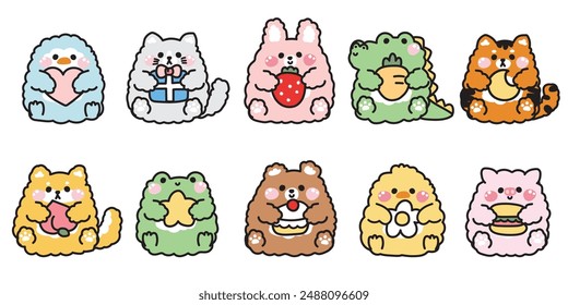 Set von niedlichen Tieren Puppe sitzen und halten verschiedene Objekte auf weißem Hintergrund.Erdbeere, Herz, Kuchen, Mond, Stern.Tier Charakter Cartoon Design.Kawaii.Vektorgrafik.Illustration.