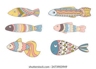 Set von niedlichen handgezeichneten Fischen. Lustige Charaktere für Kinder. Dekorativer Fisch mit ethnischen Mustern verziert. Für Textilien, Kinderbekleidung, Bildschirmhintergrund, Verpackungen, Packpapier 