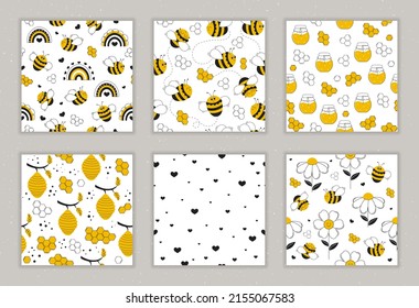 Conjunto de lindos patrones. Abeja pequeña, arcoiris, miel y flor de fondo blanco. Hermoso patrón sin costura con abejas. Bonita ilustración vectorial. Perfecto para tela infantil, textil, envoltura.