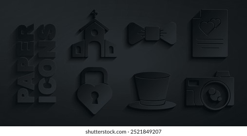 Conjunto sombrero del cilindro, tarjeta de felicitación, castillo de la forma del corazón, cámara de fotos, pajarita e icono de edificio de la iglesia. Vector