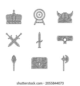 Daga, cofre del tesoro antiguo, hacha medieval, decreto, pergamino, pergamino, llama de la antorcha, espada medieval cruzada, Viking en casco con cuernos e icono de la corona del Rey. Vector