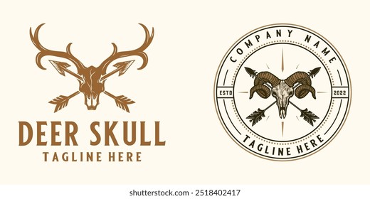 Set Hirsch Schädel Kopf Logo Design. Hirschkopfkonzept mit Pfeil im Kreuz. perfekt für die Jagd