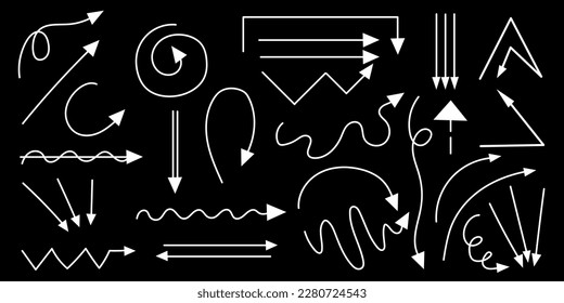 Conjunto de flechas diferentes sobre fondo oscuro