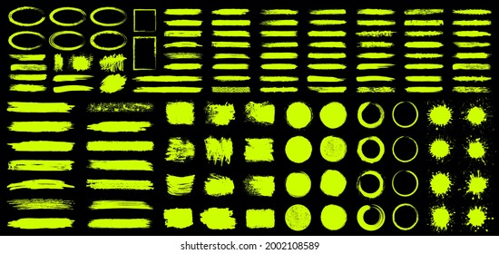 Set different yellow splash banners, collection brush strokes – stock vector