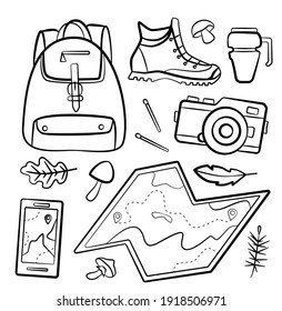 Set von doodle Wald Camping Design Elemente. Handgezeichnete Wanderdoodles und Campingdoodles, ideal für Sommercamper und Plakate