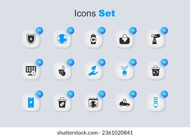 Ajuste el coche eléctrico, el termómetro, el globo terrestre, el teléfono móvil con hoja, la bombilla LED, la papelera de reciclaje, el icono Escudo y la hoja. Vector