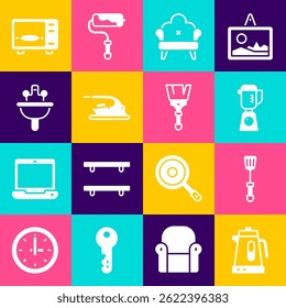 Definir chaleira elétrica, Espátula, Blender, Sofá, ferro, Lavatório, Micro-ondas forno e pincelada ícone. Vetor