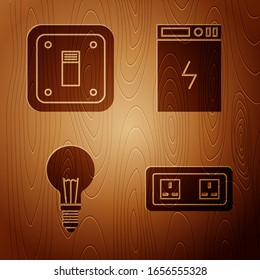 Ajuste toma eléctrica, interruptor de luz eléctrica, bombilla de luz con concepto de idea y banco de energía en fondo de madera. Vector