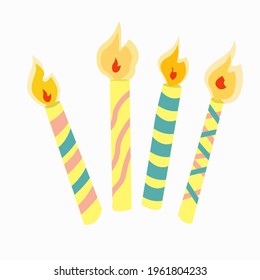 Eine Reihe festlicher Kerzen mit unterschiedlichen Mustern. Einzige Elemente auf weißem Hintergrund.