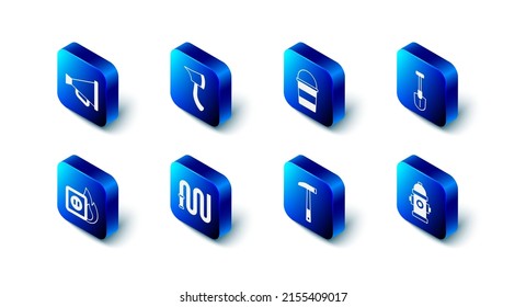 Ajuste el hacha, cuchara, pala, hidrante, carrete de manguera, cableado eléctrico del enchufe en el fuego y icono Megáfono. Vector