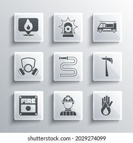 Ponga a Disparador, Sin fuego, hacha, carrete de manguera, sistema de alarma, Máscara de gas, Ubicación con llama e icono de camión. Vector