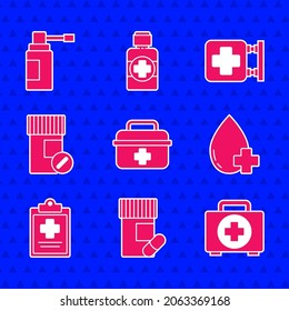 Set First Aid Kit, Medicine Botella y píldoras, Donate gota de sangre con cruz, Registro clínico del portapapeles médico, Indicador del hospital e ícono de pulverización de boquilla. Vector