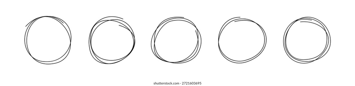 Conjunto de cinco círculos de garabatos dibujados a mano en un estilo abstracto y minimalista. Las desordenadas Formas de línea redonda son perfectas para Diseños gráficos modernos, presentaciones y publicaciones en redes sociales. Ilustración vectorial