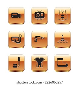 Set Flashlight for diver, Snorkel, Wetsuit scuba diving, Fishing harpoon, Diving mask with snorkel, Life jacket, Boots and Photo camera icon. Vector