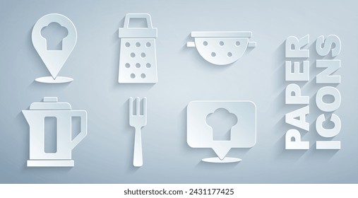 Set Tenedor, Colador de cocina, Hervidor eléctrico, Sombrero de chef con ubicación, Rallador e icono. Vector