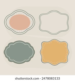 Conjunto de cuatro marcos coloridos que se muestran sobre un fondo beige