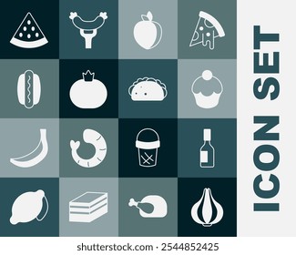 Set de ajo, salsa Tabasco, magdalena, fruta de ciruela, tomate, salchicha, sandía y taco con icono de tortilla. Vector