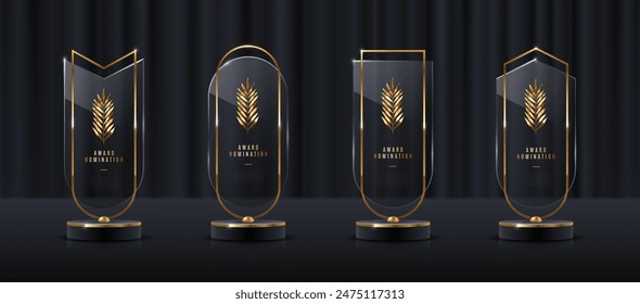 Juego de trofeos de cristal con rama de palma. Plantilla transparente con rama dorada. Concepto de primer lugar ganador. Ilustración vectorial.