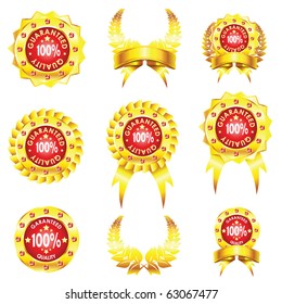 Satz goldener Abzeichen einzeln auf weißem Hintergrund
