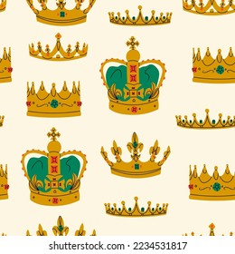 Set von goldenen Kronen. Jewel Headdress. Symbol der Prinzessin, des Königs, des Prinzen und der Königin. Königlich, aristokratisch, koroniert, monarchisches Konzept. Handgezeichnete Vektorgrafik. Quadratisches nahtloses Muster