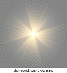 Juego de luces brillantes doradas efectos aislados sobre fondo transparente. Flash del sol con rayos y luz reflectante. El efecto resplandeciente. La estrella estalló en brillantez.